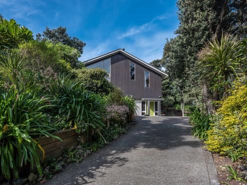 9 Hona Street, Waikanae Beach
