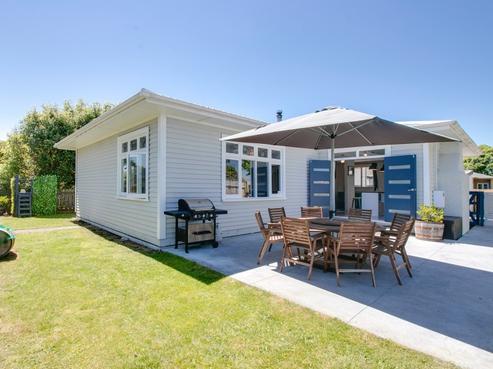 202 Leo Street, Akina