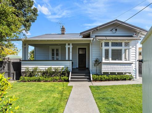 10 Hanlon Crescent, Narrow Neck
