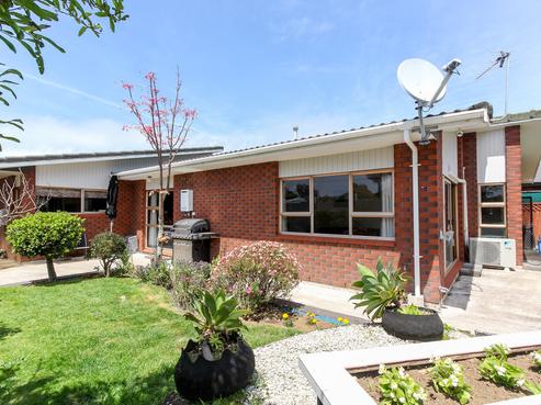 2/16 Tukapa Street, Westown