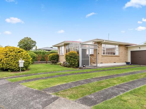 80 Levers Road, Matua
