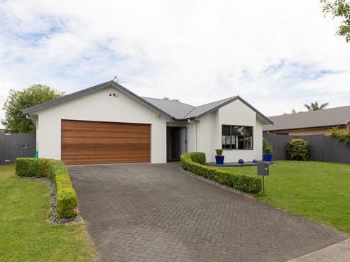 20 Ravenscourt Place, Huntington