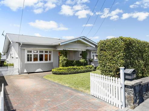 75 Huia Road, Point Chevalier