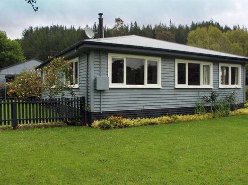 418 Main Road, Kaiata