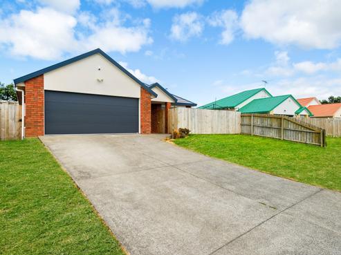 52 Nuneaton Drive, Clover Park