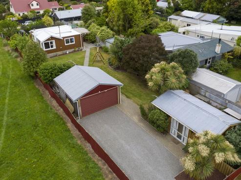 36 Queens Avenue, Waikuku Beach
