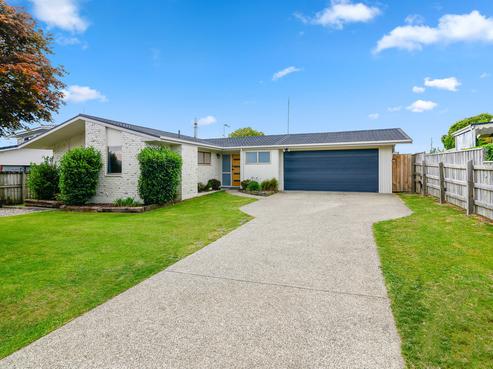 8 Amun Place, Westbrook