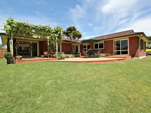 18 Webb Place, Taradale