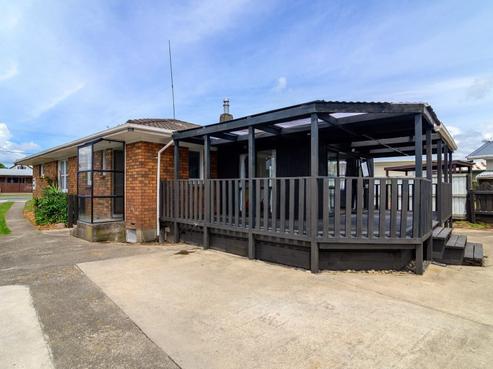 103 Clayton Road, Mangakakahi