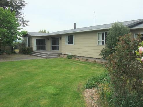 221 Collins Road, Lincoln