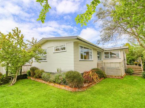 94 Lincoln Road, Springvale