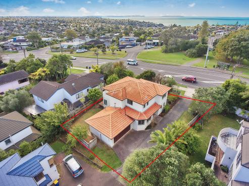 2/360 East Coast Road, Sunnynook