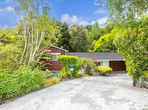 61 Blue Mountains Road, Pinehaven