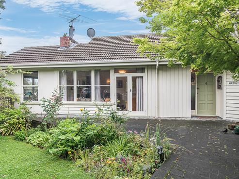 7 Kaka Street, Waikanae