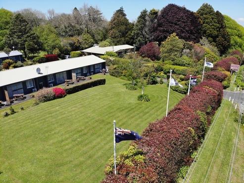 4237 Mountain Road, Stratford