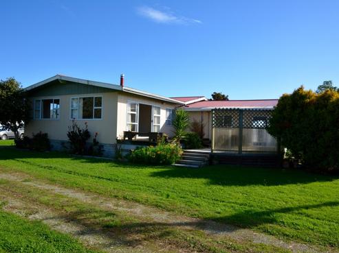 26 Umere Road, Karamea