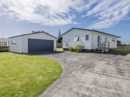 26 Karaka Street, Otaki Beach