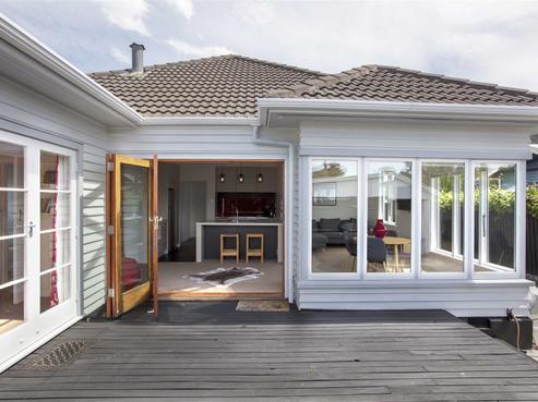 67 Main Road, Redcliffs