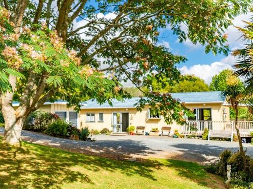 39B Petley Road, Paparoa
