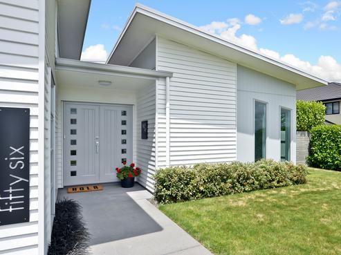 56 Somerton Drive, Huntington