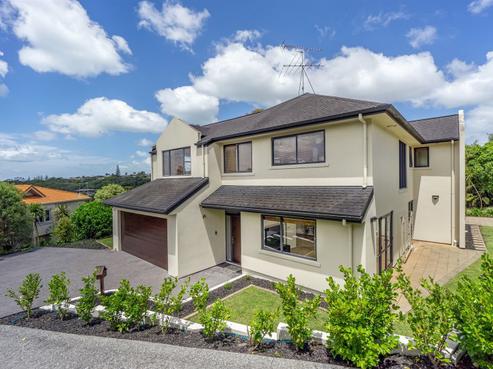 15 Asbury Crescent, Campbells Bay