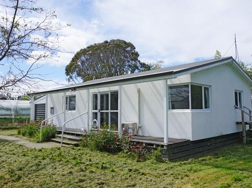 62 East Road, Ascot