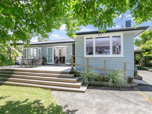 17 Renata Crescent, Te Atatu Peninsula