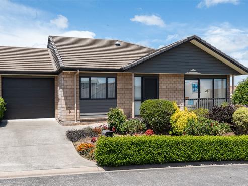 5 Royalle Mews, Botany Downs