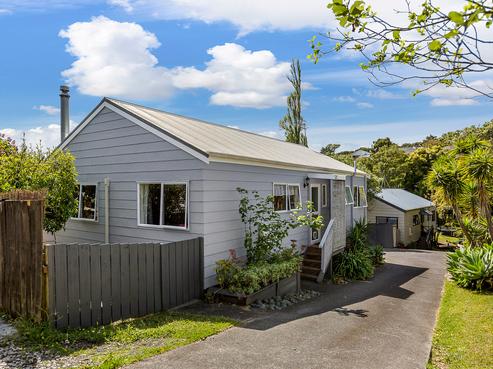 2/39 Fairmount Road, Titirangi