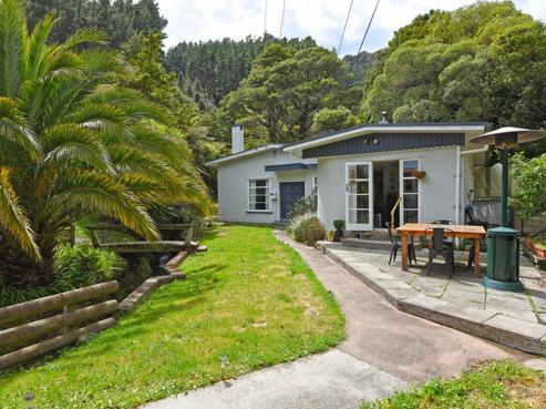 51 Elmslie Road, Pinehaven