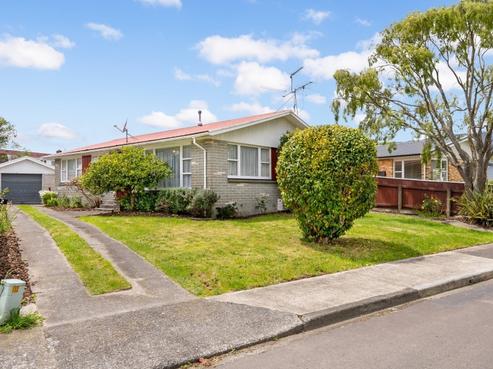 12 Snell Grove, Clouston Park