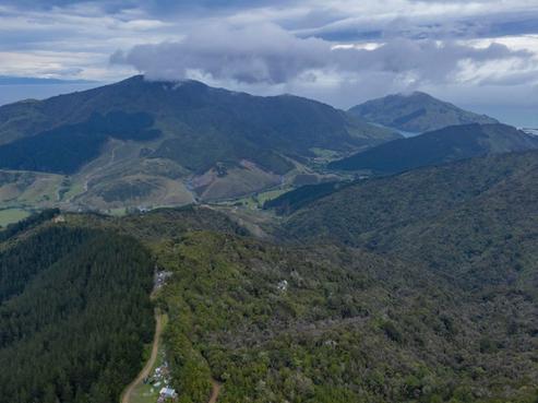 228B Cable Bay Road, Hira