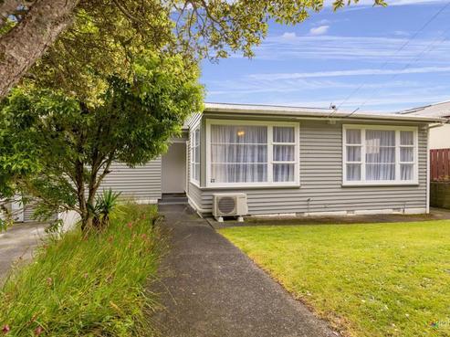 28 Foster Crescent, Belmont