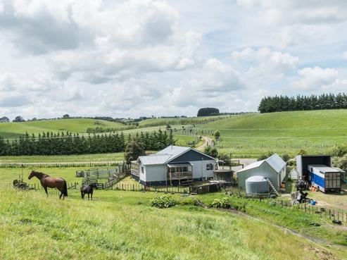 187 Cemetery Road, Sanson