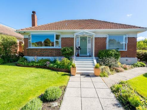 32 Hawthorn Avenue, Mornington