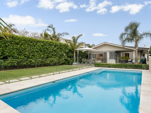 14 Churchill Road, Murrays Bay