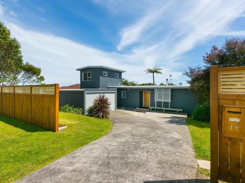 16 Saint Ives Grove, Whalers Gate