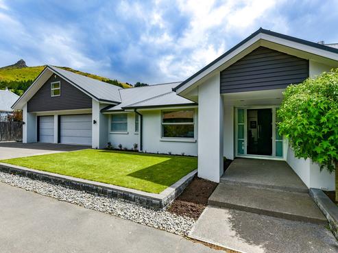 1 Pawaho Place, Heathcote Valley