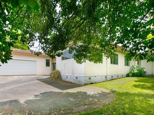 13 Old Road, Lepperton