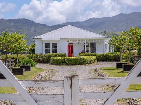 52 Camp Road, Featherston