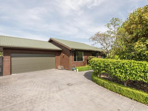 6 Saint James Avenue, Richmond
