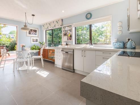 1/3 Kaurilands Road, Titirangi