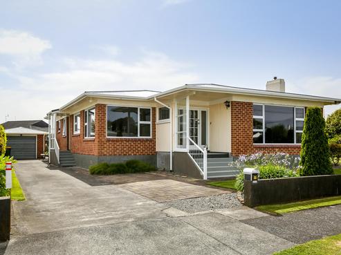 17 Sanders Avenue, Westown
