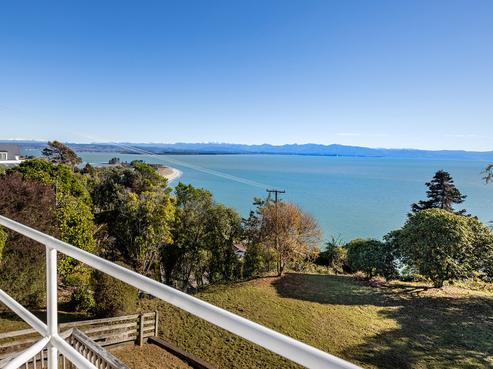 1 Moncrieff Avenue, Britannia Heights