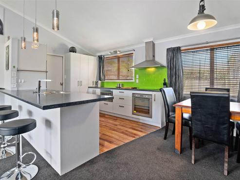 20B Whitworth Road, Utuhina