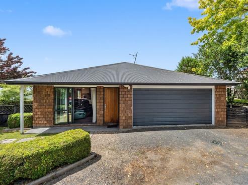 10A Perry Place, Bader