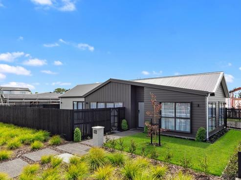 512 Webb Drive, Chartwell