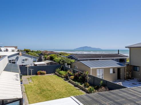 5 Scott Avenue, Otaki Beach