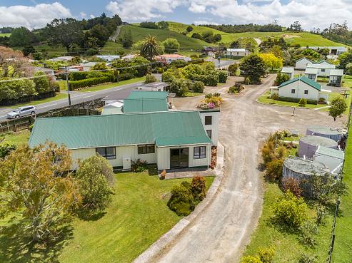 17 Pahi Road, Paparoa