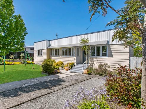 51 Awaroa Road, Sunnyvale